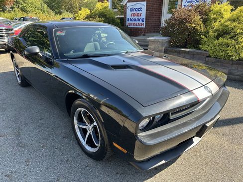 Used 2010 Dodge Challenger SE image 10