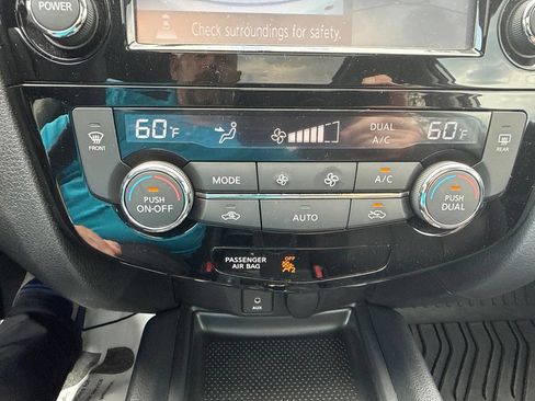 Used 2016 Nissan Rogue SL w/ SL Premium Package AWD/4WD image 27