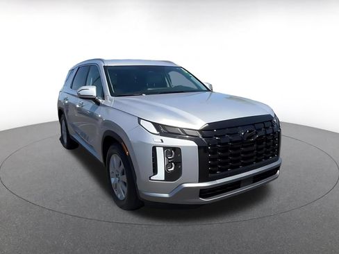 Used 2025 Hyundai Palisade SEL FWD image 3