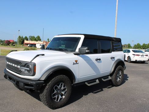 Used 2024 Ford Bronco Badlands AWD/4WD image 4