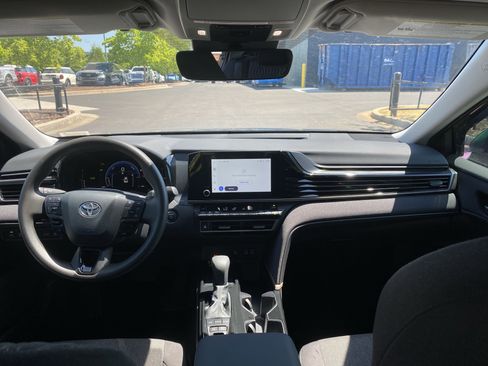 Used 2025 Toyota Camry LE w/ Convenience Package FWD image 42