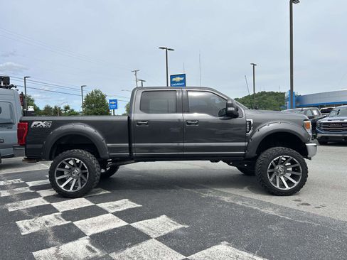 Used 2020 Ford F250 Lariat w/ Lariat Value Package AWD/4WD image 2
