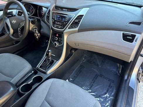 Used 2015 Hyundai Elantra SE FWD image 13