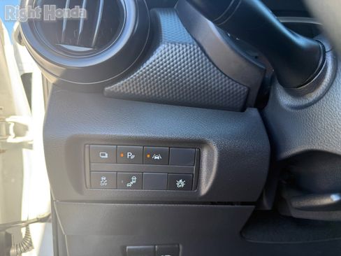 Used 2024 Nissan Kicks S image 14