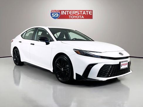 Certified 2026 Toyota Camry Hybrid w/ Convenience Package AWD/4WD image 1