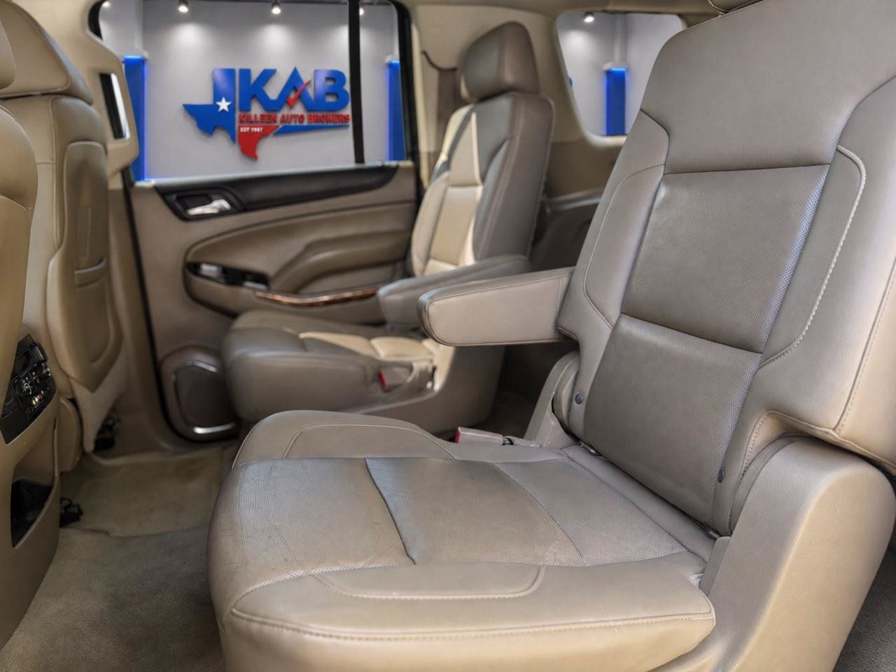 Used 2016 GMC Yukon XL SLT w/ Open Road Package RWD image 12