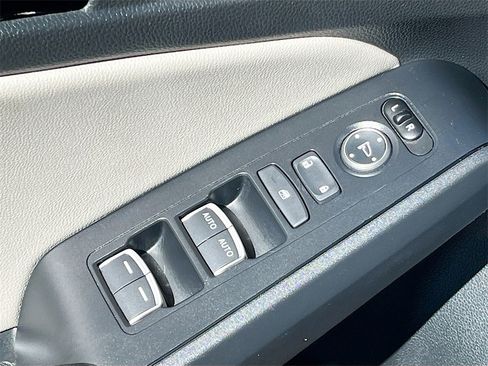 Used 2024 Honda Civic EX-L image 17