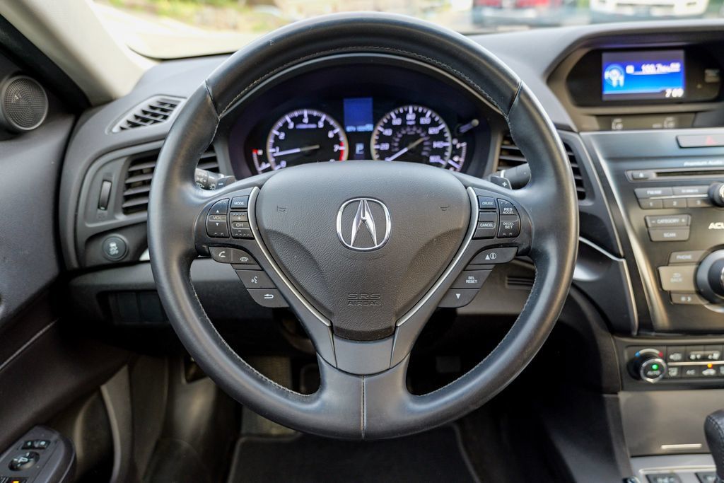 Used 2015 Acura ILX w/ Premium Package FWD image 41