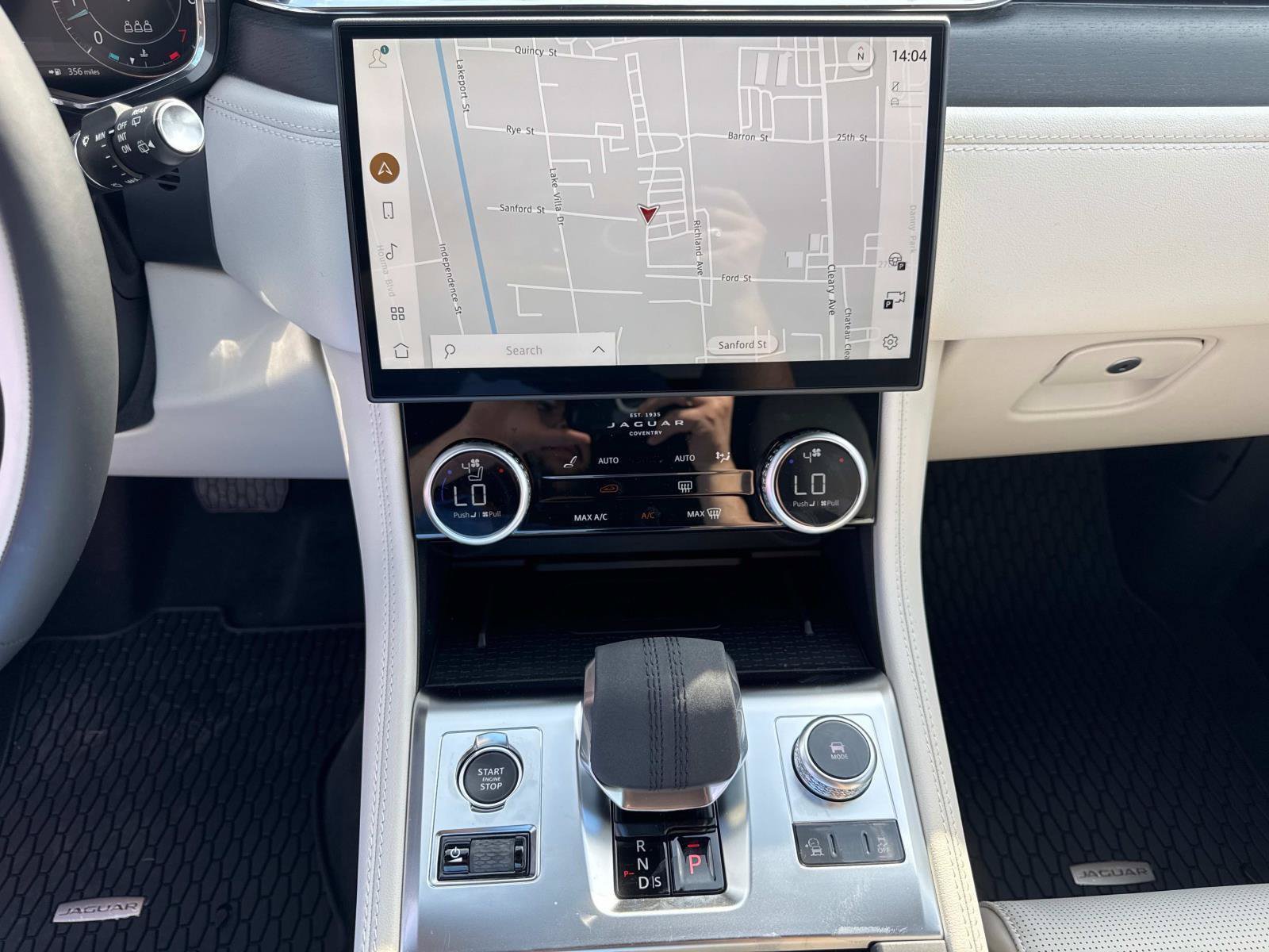 New 2025 Jaguar F-PACE R-Dynamic S AWD/4WD image 12