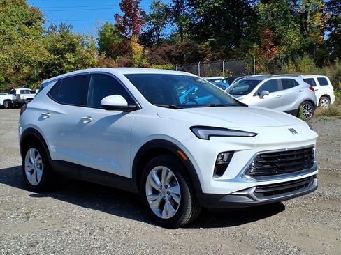 Used 2024 Buick Encore GX Preferred image 3