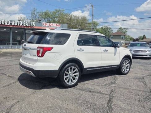 Used 2016 Ford Explorer Limited w/ Equipment Group 301A AWD/4WD image 11