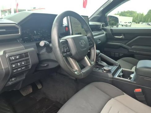 Used 2024 Toyota Tacoma TRD Off-Road w/ TRD Off Road Upgrade Package AWD/4WD image 12