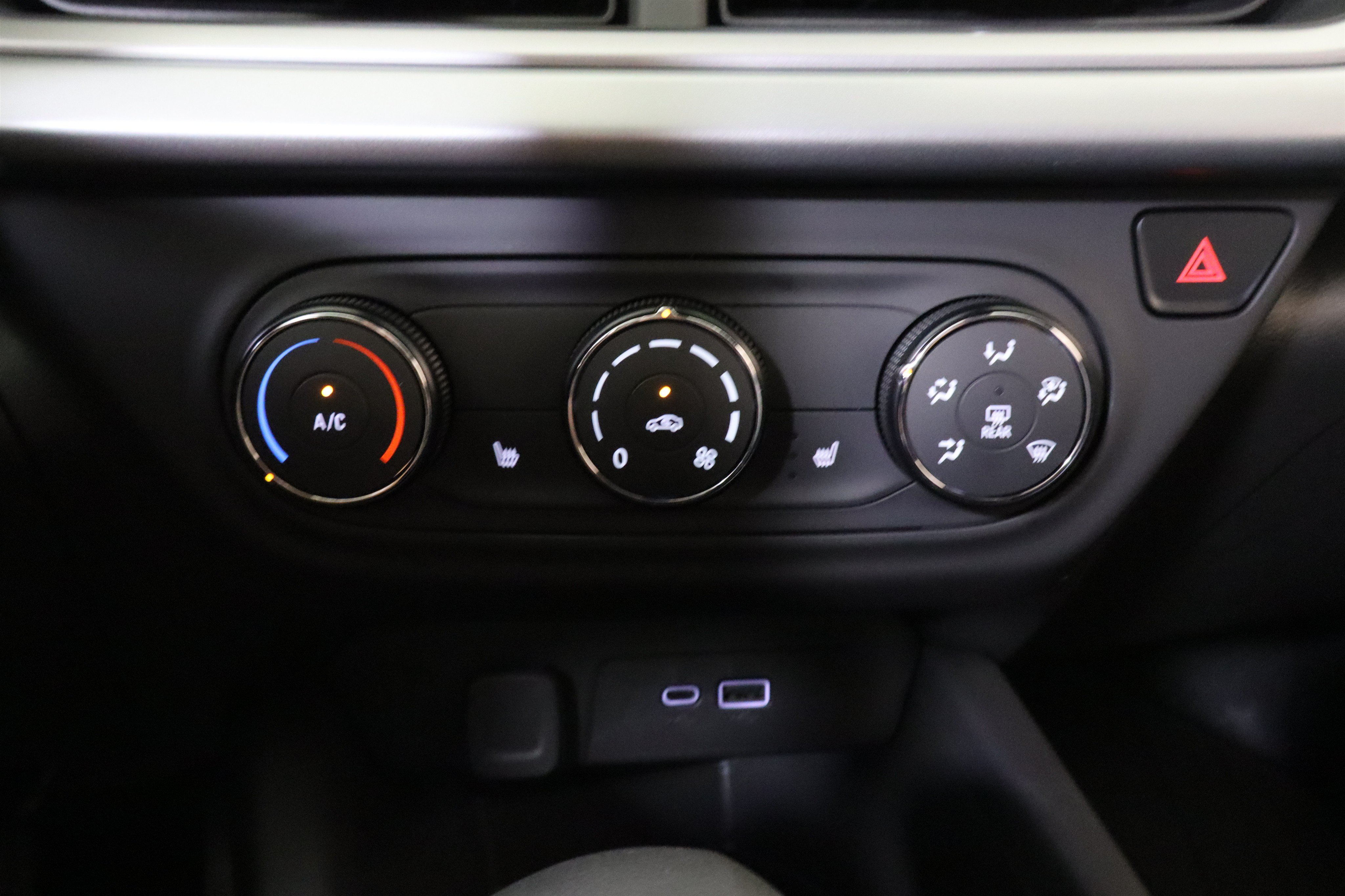 New 2026 Chevrolet Trax LS w/ LS Convenience Package FWD image 27