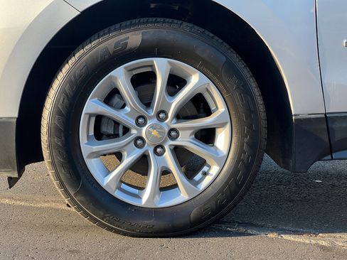 Used 2020 Chevrolet Equinox LT w/ Driver Convenience Package image 44