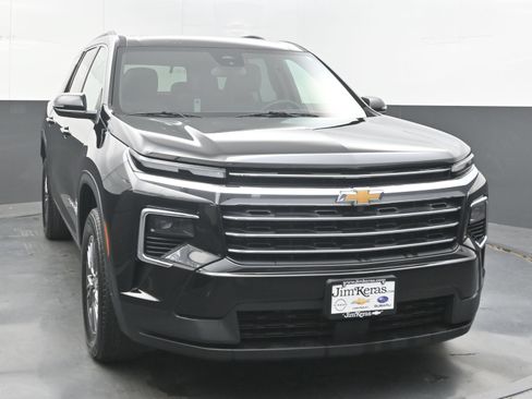 Certified 2026 Chevrolet Traverse LT FWD image 3