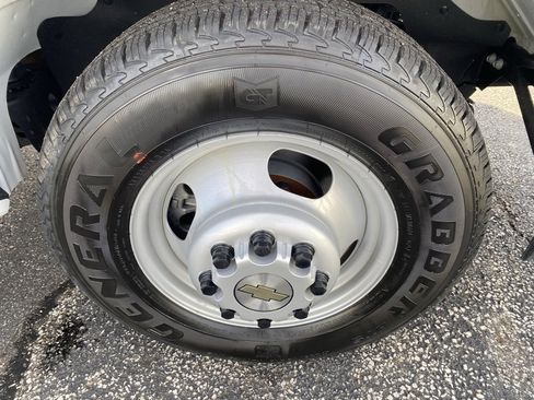 New 2025 Chevrolet Express 3500 w/ Power Convenience Package image 18