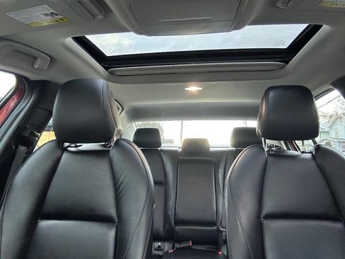 Used 2022 MAZDA MAZDA3 s image 24