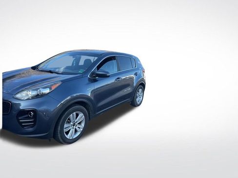 Used 2018 Kia Sportage LX image 9