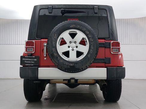 Used 2011 Jeep Wrangler Unlimited Sahara w/ Mopar Chrome Edition Group AWD/4WD image 6