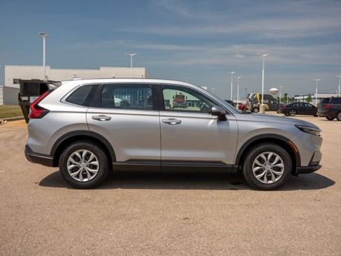Used 2024 Honda CR-V LX image 8