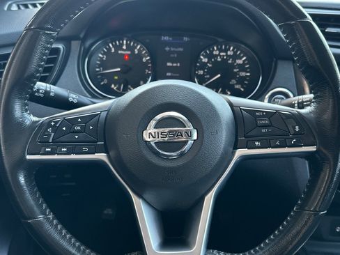 Used 2018 Nissan Rogue SL FWD image 23