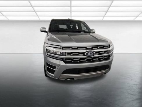 Used 2023 Ford Expedition Max Platinum image 2