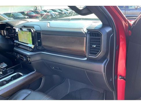 Used 2025 Chevrolet Silverado 1500 High Country w/ Technology Package AWD/4WD image 15