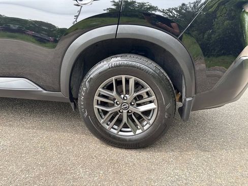 Used 2023 Nissan Rogue S AWD/4WD image 9