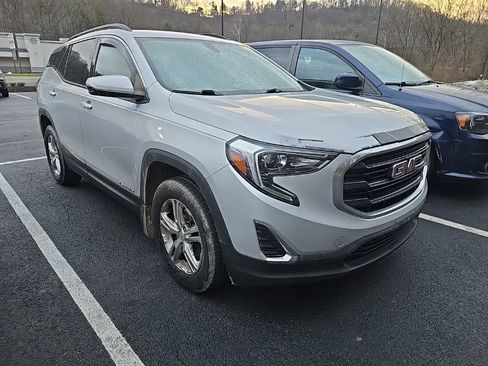Used 2018 GMC Terrain SLE w/ Driver Convenience Package image 5