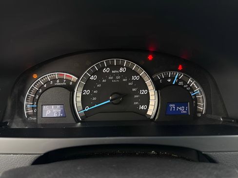 Used 2014 Toyota Camry SE FWD image 24