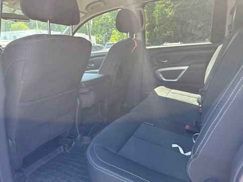 Used 2017 Nissan Titan SV RWD image 13