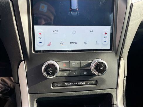 Used 2024 Ford Edge SEL image 16