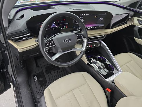 Used 2025 Audi Q5 Premium Plus w/ Premium Plus AWD/4WD image 16