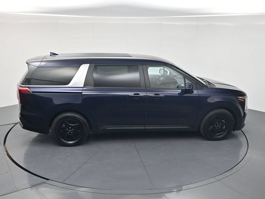 Used 2025 Kia Carnival FWD image 36