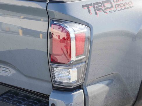 Used 2021 Toyota Tacoma TRD Off-Road w/ Technology Package AWD/4WD image 8