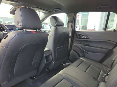 Used 2025 Chevrolet Trax RS FWD image 14