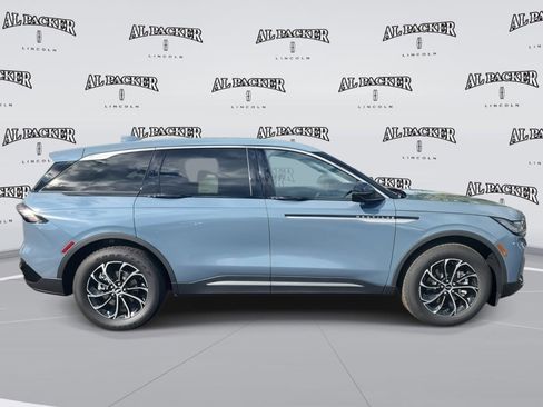 New 2026 Lincoln Nautilus Premier image 6