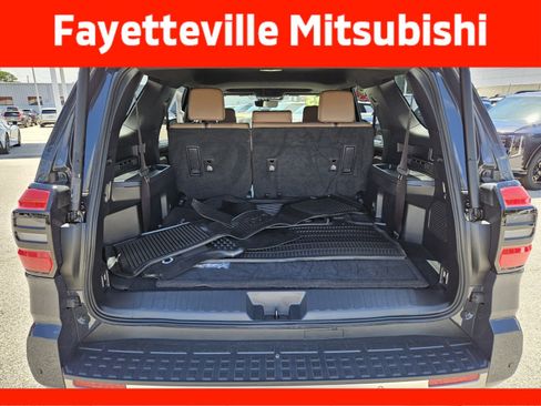 Used 2025 Toyota 4Runner Limited AWD/4WD image 18