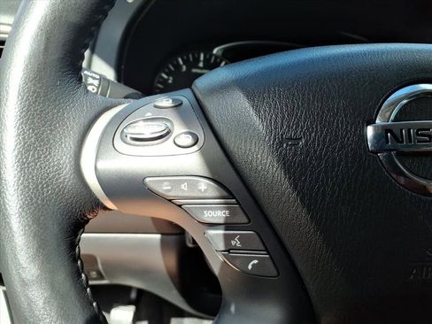 Used 2019 Nissan Pathfinder Platinum image 15