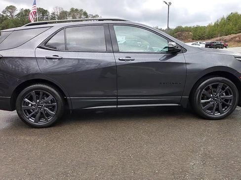 Used 2022 Chevrolet Equinox RS w/ RS Leather Package image 17