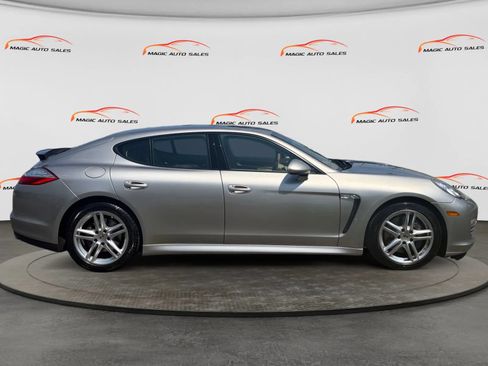 Used 2012 Porsche Panamera 4 image 6