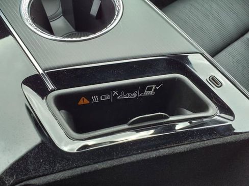 New 2025 Cadillac Lyriq Luxury image 36