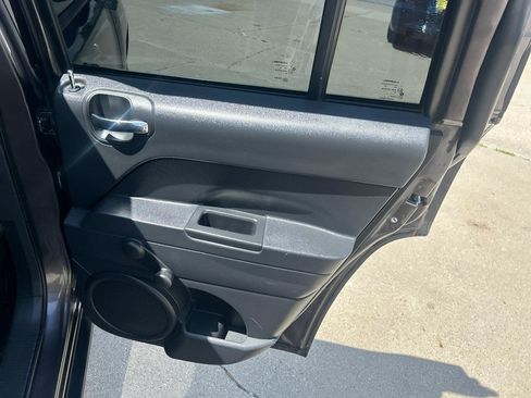 Used 2015 Jeep Compass Sport FWD image 14