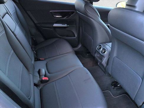 Used 2024 Mercedes-Benz GLC 300 4MATIC image 19