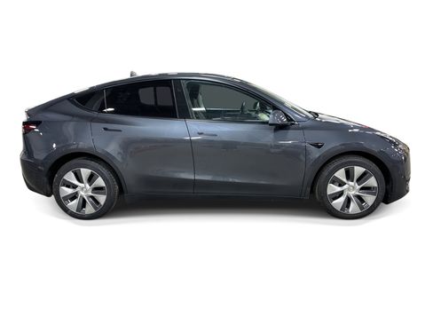 Certified 2023 Tesla Model Y Long Range AWD/4WD image 7