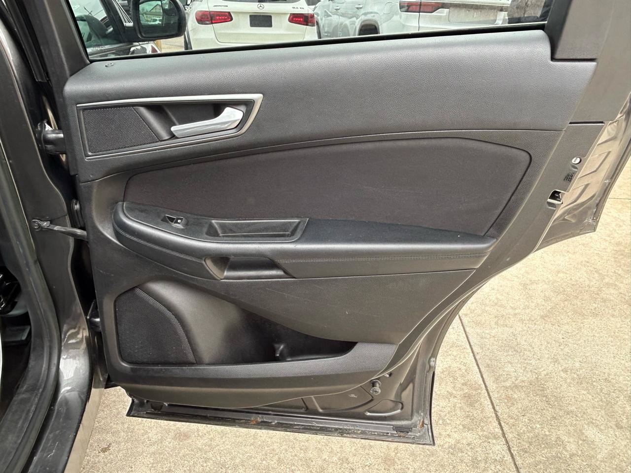Used 2017 Ford Edge SE AWD/4WD image 15