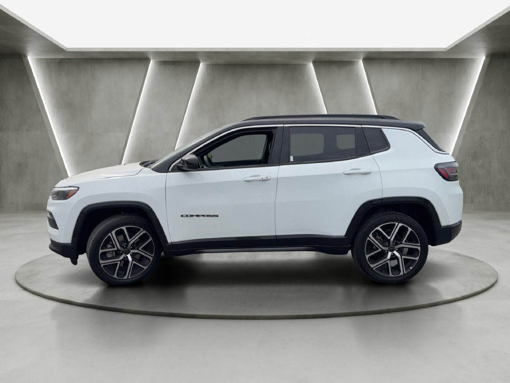 Used 2025 Jeep Compass Limited w/ Elite Group AWD/4WD image 4