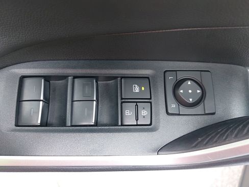Used 2025 Toyota RAV4 Limited FWD image 28
