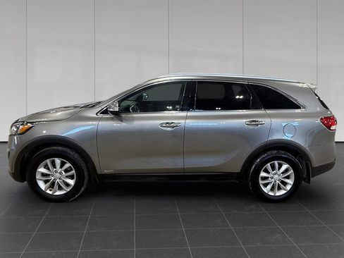 Used 2018 Kia Sorento AWD image 2