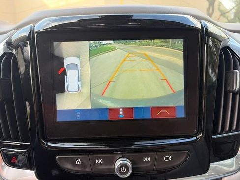 Used 2018 Chevrolet Traverse LT FWD image 20